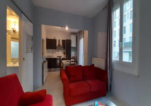 Η κουζίνα ή μικρή κουζίνα στο Meublé 2 chambres Wifi balcon 52m2 Centre La Bourboule