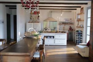 A kitchen or kitchenette at b&b cascina la cinciallegra