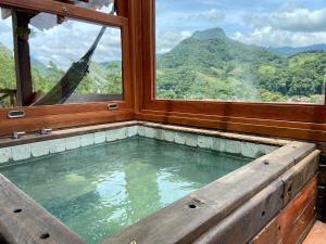 Uma vista da montanha tirada da casa de hóspedes 
