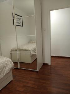 Postel nebo postele na pokoji v ubytování FRANPAVI Aviles
