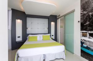 Posteľ alebo postele v izbe v ubytovaní The Ibiza Twiins - 4* Sup