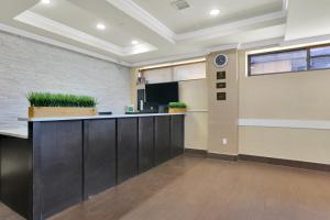 TV a/nebo společenská místnost v ubytování Hotel Pergola Jamaica JFK