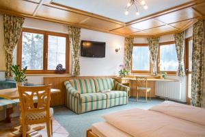 Posedenie v ubytovaní Fliana Arlberg Studios & Aprtments