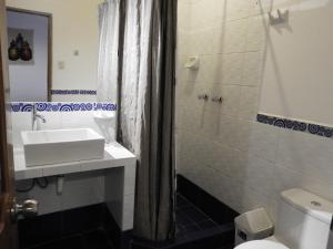 Vannituba majutusasutuses Picaflor Tambo Guest House