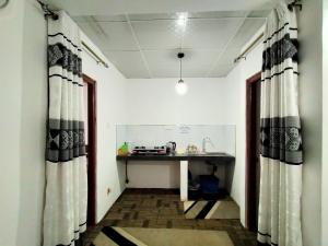 Kuhinja oz. manjša kuhinja v nastanitvi SRI Home