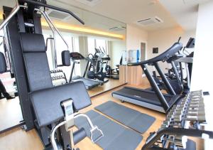 Fitness centrum a/nebo fitness zařízení v ubytování Urban Hotel Kyoto Gojo Premium