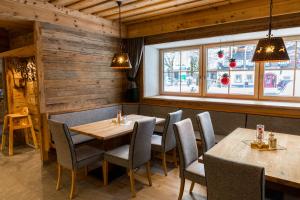 Restauracja lub miejsce do jedzenia w obiekcie Hotel Rosner
