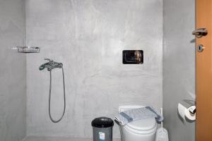 A bathroom at Villa Areti - A Cottage in the Cretan Nature