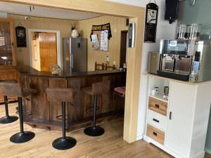 Majoituspaikan Pension AdlerHorst baari tai lounge-tila
