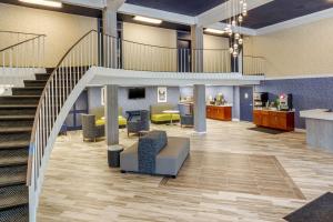 Quality Inn & Suites Apex-Holly Springs的休息区