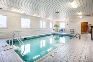 Swimmingpoolen hos eller tæt på Quality Inn I-25