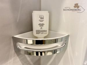 Certifikát, hodnocení, plakát nebo jiný dokument vystavený v ubytování Hotel Schöneberg