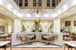 Зона вітальні в Sunrise Diamond Beach Resort -Grand Select