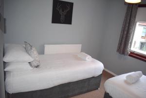Gallery image of 3 Bedroom-Kelpies Serviced Apartments Burns in Falkirk