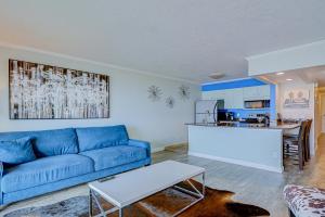 Una cocina o zona de cocina en 441-Waterfront, Amazing Views, WIFI, Pool and close to BUCS Stadium