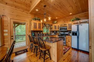 Wolf Mountain Hideaway by Escape to Blue Ridge