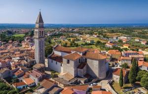 Výhľad na mesto Vodnjan alebo výhľad na mesto priamo z apartmánu