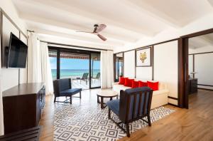Televisor o centre d'entreteniment de Ocean Coral Spring Resort - All Inclusive