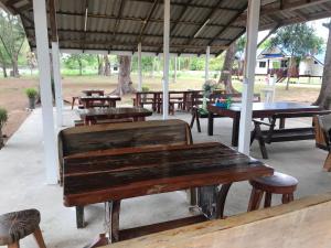 Restaurace v ubytování ทับบีช เนเชอรัล รีสอร์ท