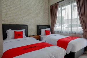 Gallery image of RedDoorz @ Jalan Majapahit Semarang in Alastuwo