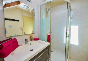 Photo de la galerie de l'établissement Village de Cromenach, à Ambon