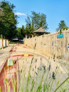 Zahrada ubytování CAMPING PARADIS FAMILY des ISSOUX