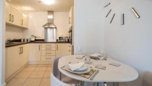 Gallery image of Hansen Court - Stylish Bay Apartment with Designated Parking in Cardiff