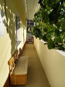 Balkón nebo terasa v ubytování Lately renovated country house