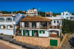 The building in which the holiday home is located