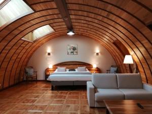 Postel nebo postele na pokoji v ubytování Logis Hotel La Diligence + 37 fotografií
