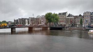 Rembrandt Square Boat