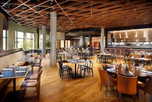 Restaurace v ubytování Omni Viking Lakes