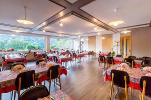 Restaurace v ubytování Logis Hôtel Belle Vue
