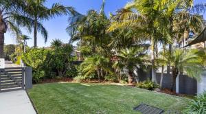 Gallery image of Coconuts - 2 balconies and stroll to choice of 2 beaches in Nelson Bay