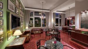 Posezení v ubytování Hotel Oranien Wiesbaden