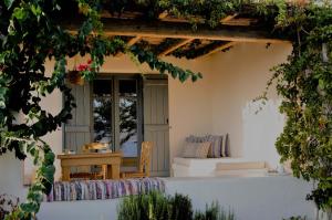 A garden outside Pambelos Lodge