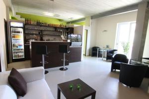 Lounge nebo bar v ubytování JBI Wellness + 28 fotografií