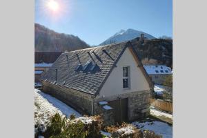 Grange Cornemusé au cœur des Pyrénées žiemą