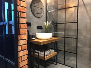 Kúpeľňa v ubytovaní Loft Apartment Browary Warszawskie