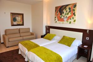 Postel nebo postele na pokoji v ubytování Hotel Don Felipe + 34 fotografií