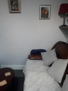 Postel nebo postele na pokoji v ubytování Ideal one bedroom appartment in Naas Oo Kildare