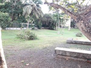 Zahrada ubytování Appartement Centre Guadeloupe, accessible et proche