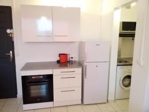 Kuchyň nebo kuchyňský kout v ubytování Appartement Centre Guadeloupe, accessible et proche + 9 fotografií