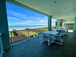 Gallery image of 5 BEDROOM BEACHFRONT CONDO - 2nd Floor in South Padre Island
