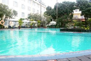 Bazen u ili blizu objekta Hotel New Saphir Yogyakarta