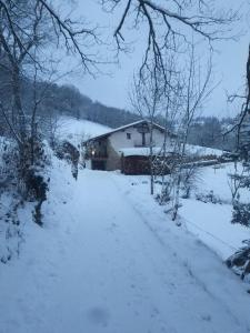 Casa Rural Sastizar during the winter