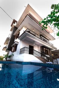 Foto da galeria de Thor Villa, 5BHK-Private Pool-Cook-Caretaker em Assagao