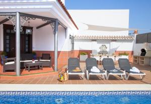 Galeriebild der Unterkunft VILLA ROSEMARY in Nerja + 33 Fotos