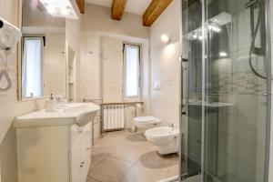 Kylpyhuone majoituspaikassa Il Nido dei Gufi Bed and Breakfast