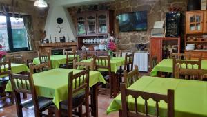 Un restaurante o sitio para comer en Casa A Chairiña y A Revolta